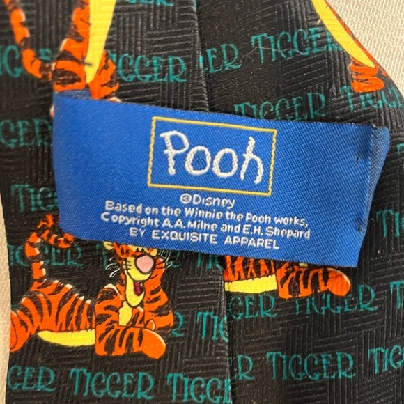 WINNIE THE POOH vintage “Tigger” tie in navy - Picture 2 of 2